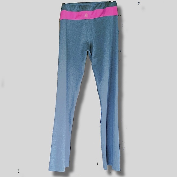 Stylish Kids Leggings in Gray with Pink Accent - Picture 7 of 7